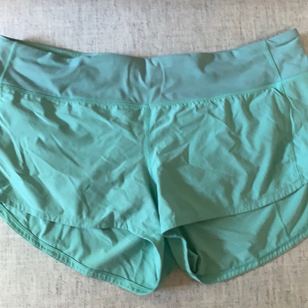 Size 10 lululemon speed shorts